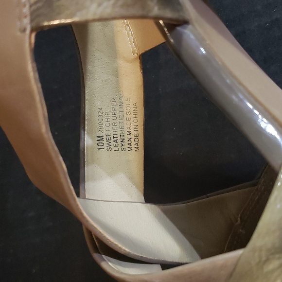 Kenneth Cole Reaction heels. Size 10. - Picture 6 of 10